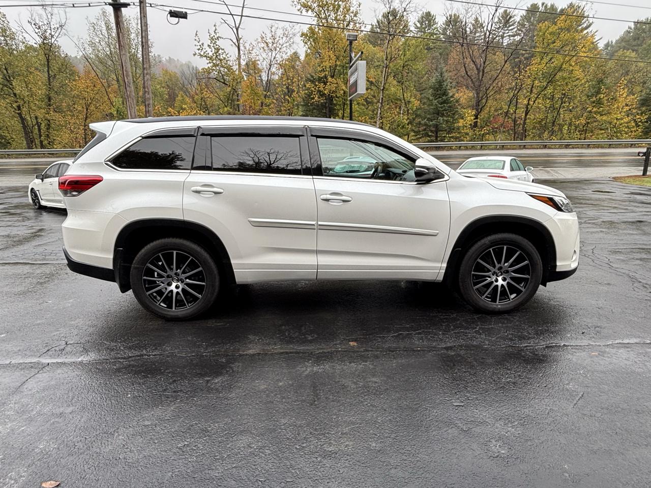 Toyota Highlander photo 4