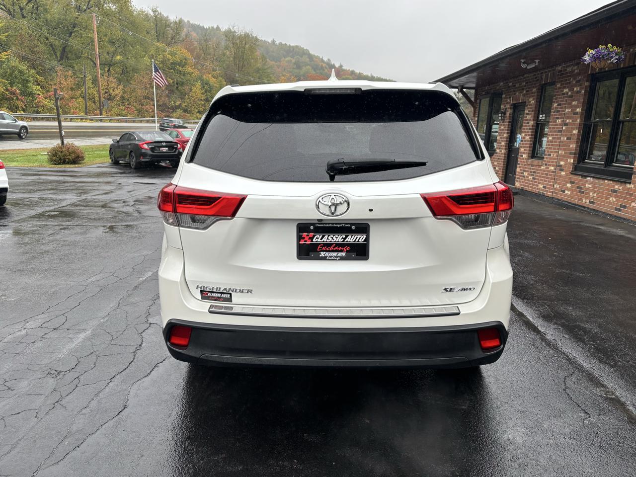 Toyota Highlander photo 6