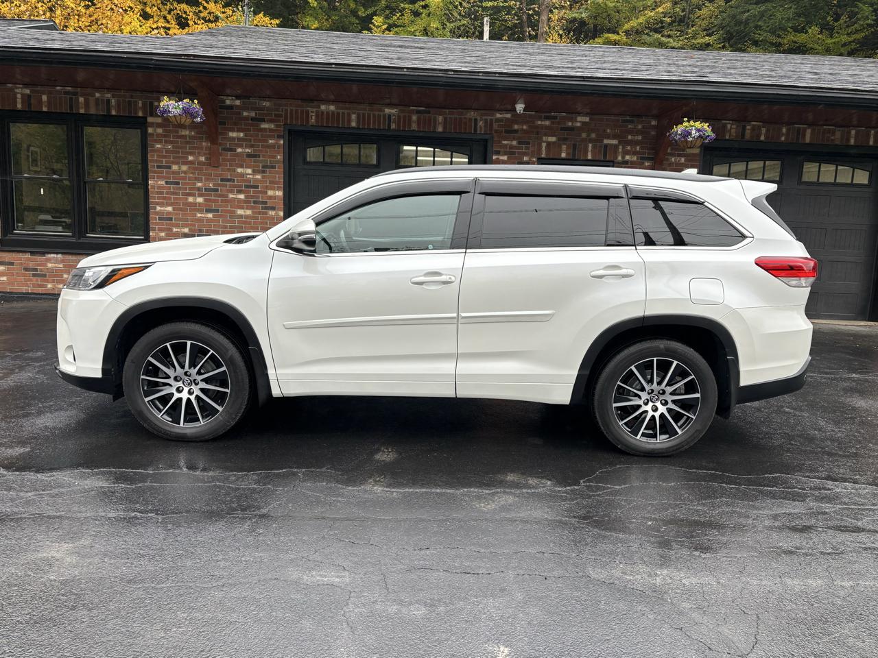 Toyota Highlander photo 8