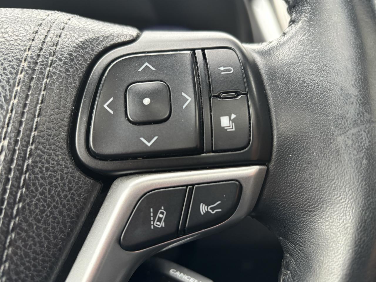 Toyota Highlander photo 12