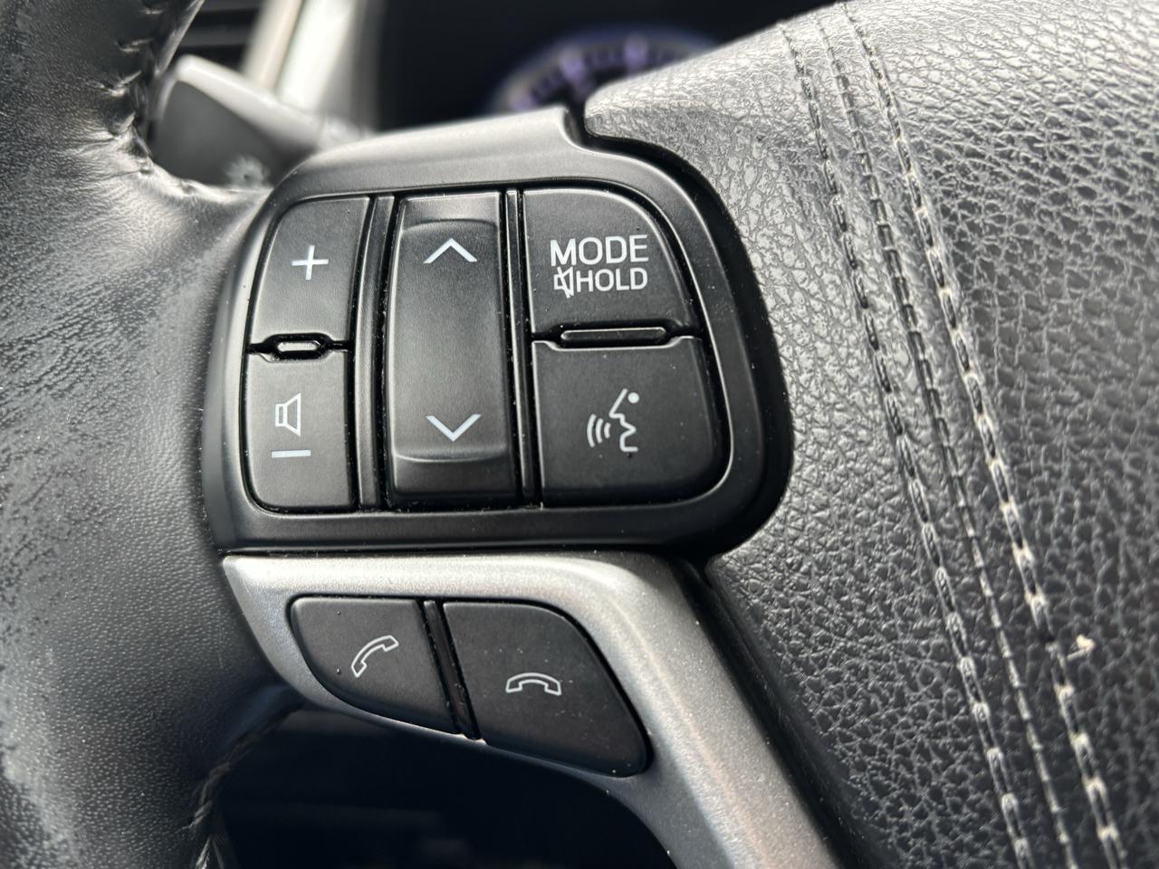 Toyota Highlander photo 13