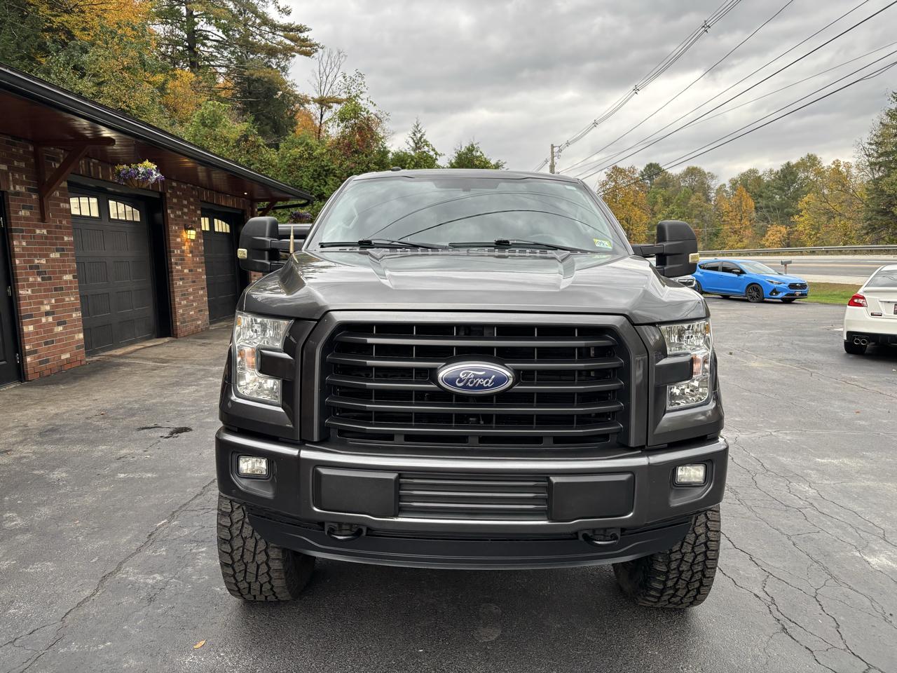 Ford F-150 4WD SuperCrew 145" STX 2017