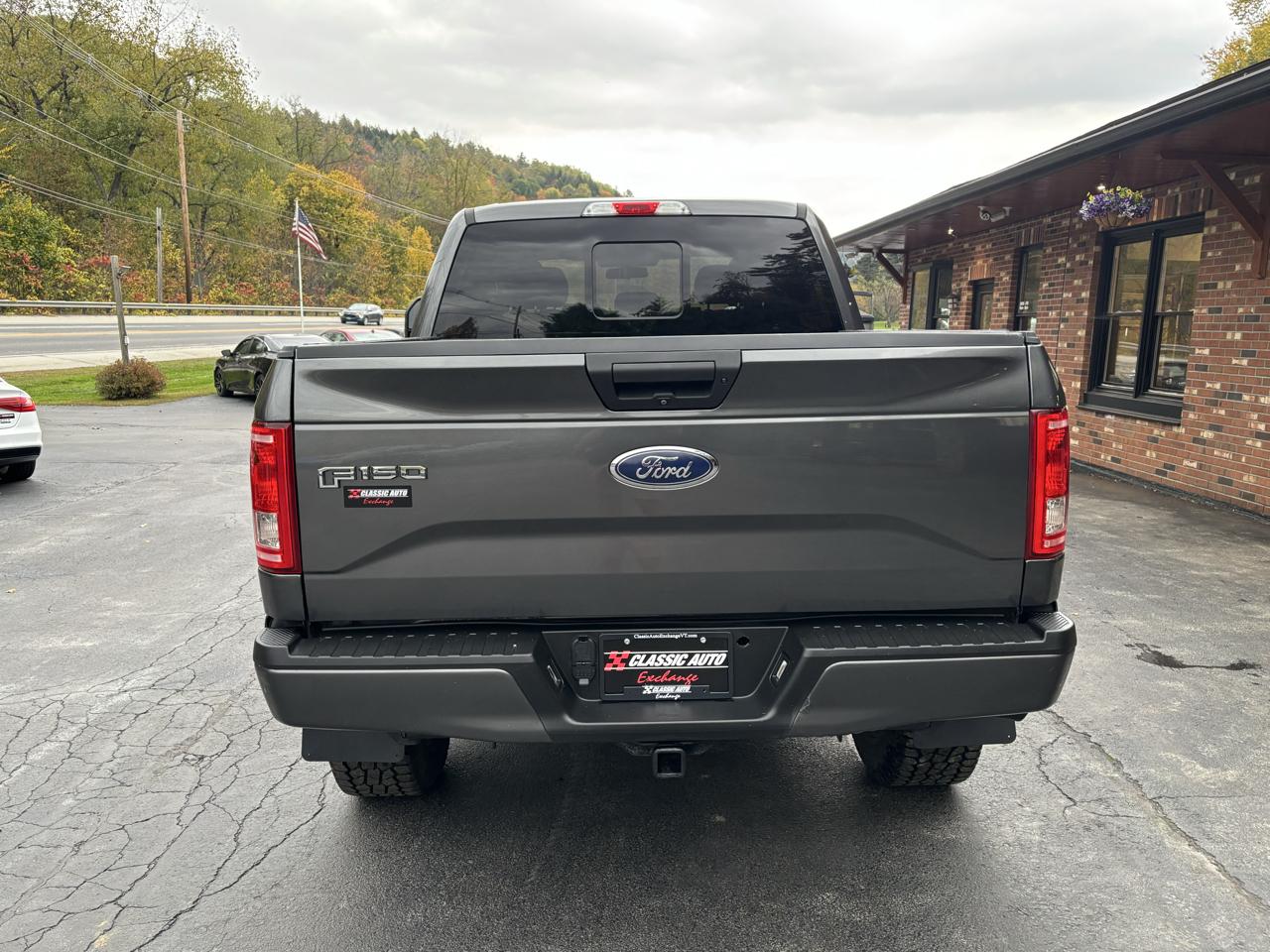 Ford F-150 4WD SuperCrew 145" STX 2017