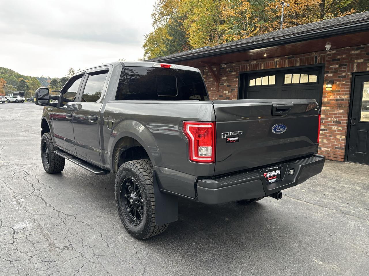 Ford F-150 4WD SuperCrew 145" STX 2017