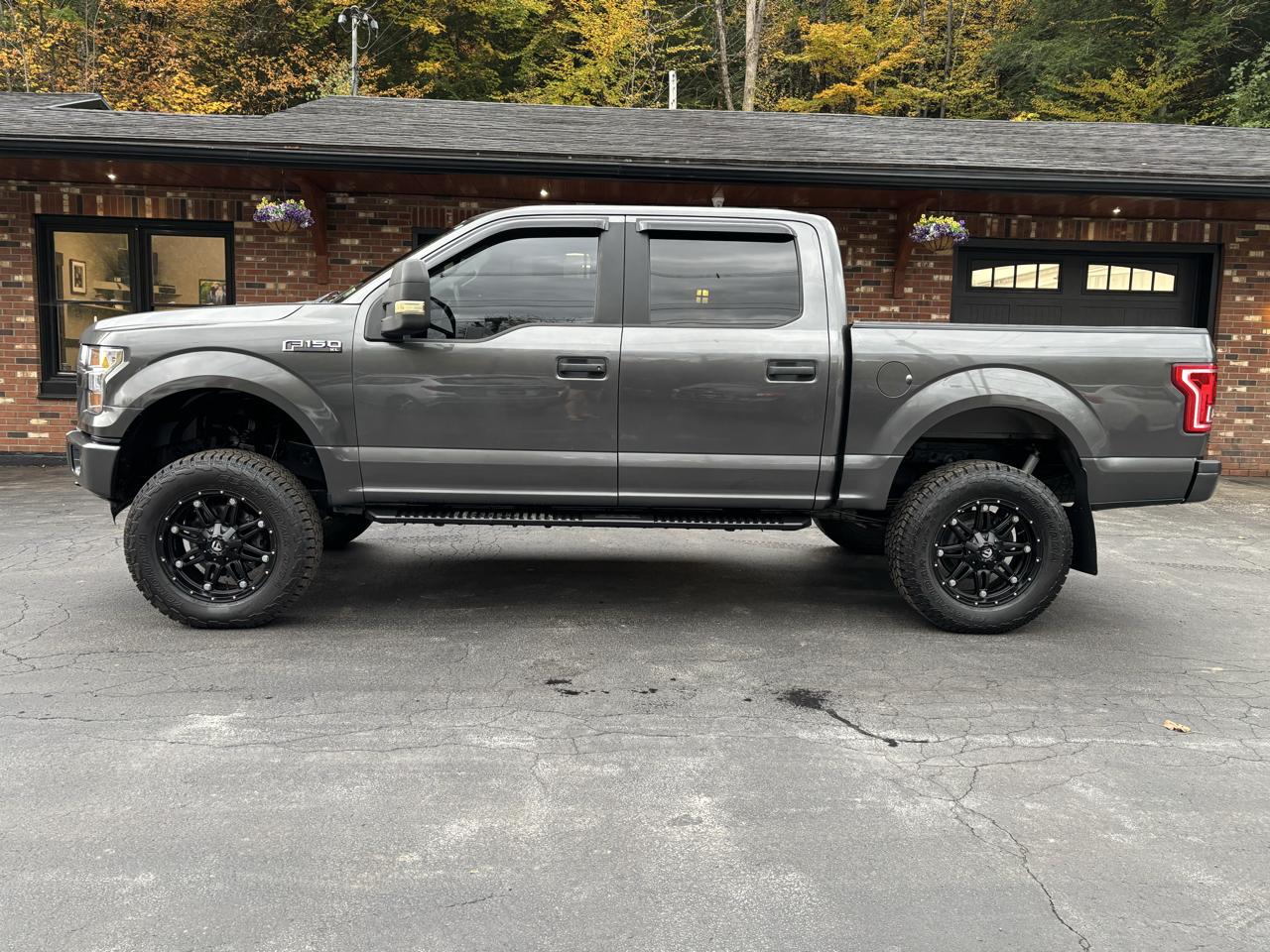 Ford F-150 4WD SuperCrew 145" STX 2017