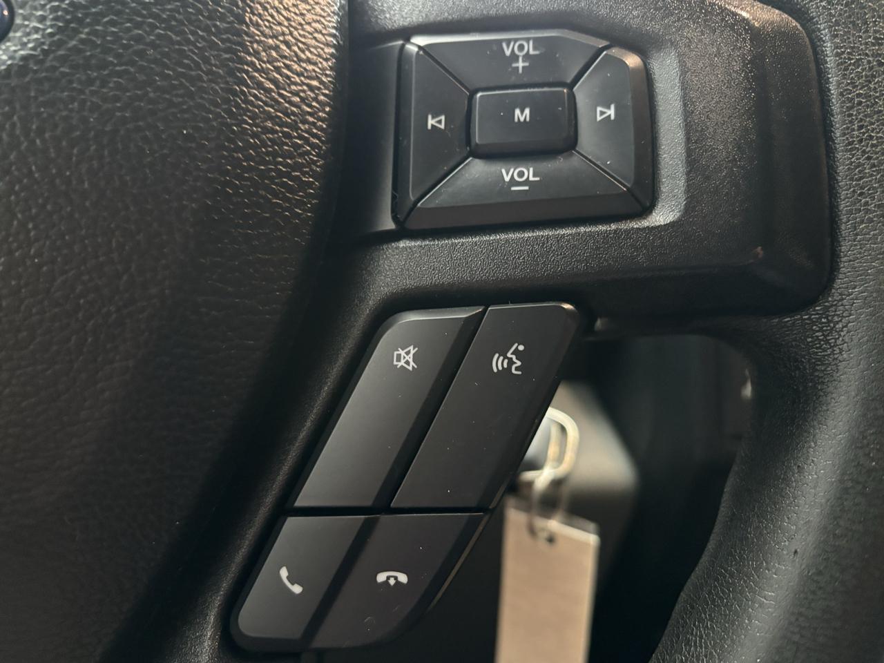 Ford F-150 4WD SuperCrew 145" STX 2017