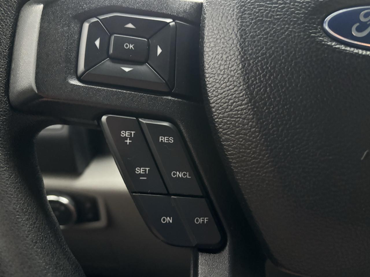 Ford F-150 4WD SuperCrew 145" STX 2017