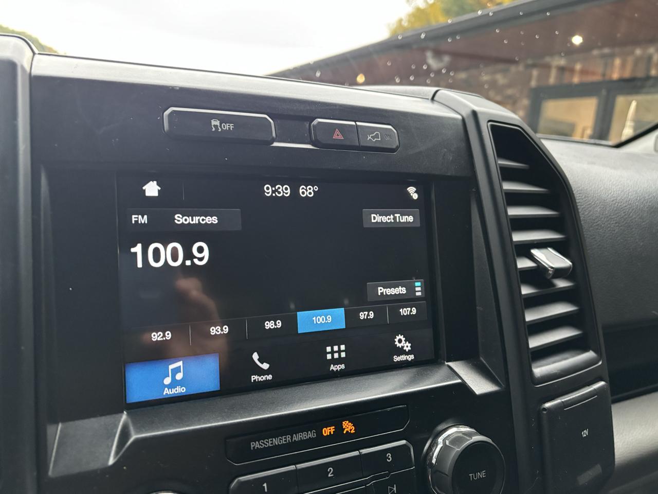 Ford F-150 4WD SuperCrew 145" STX 2017