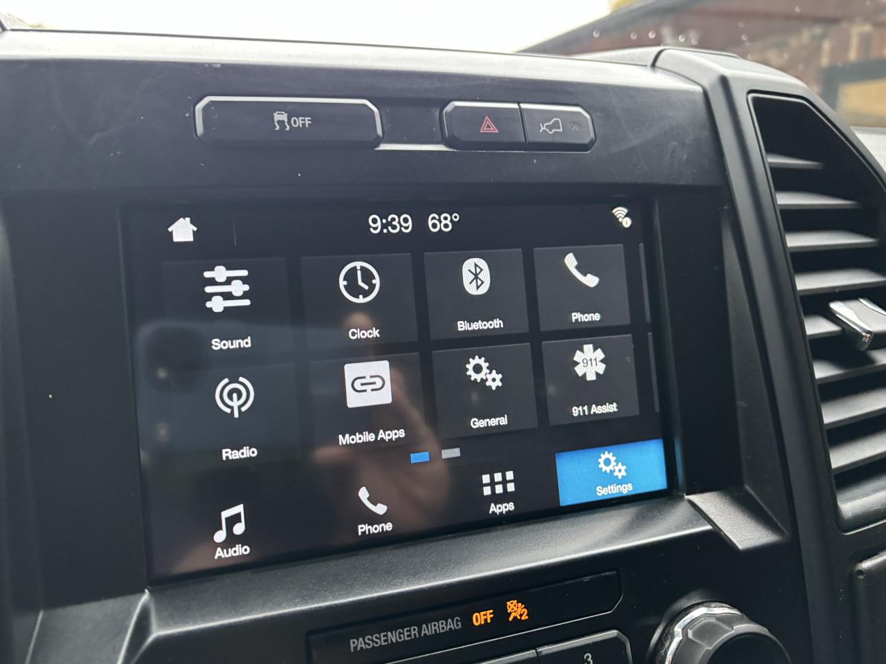 Ford F-150 4WD SuperCrew 145" STX 2017