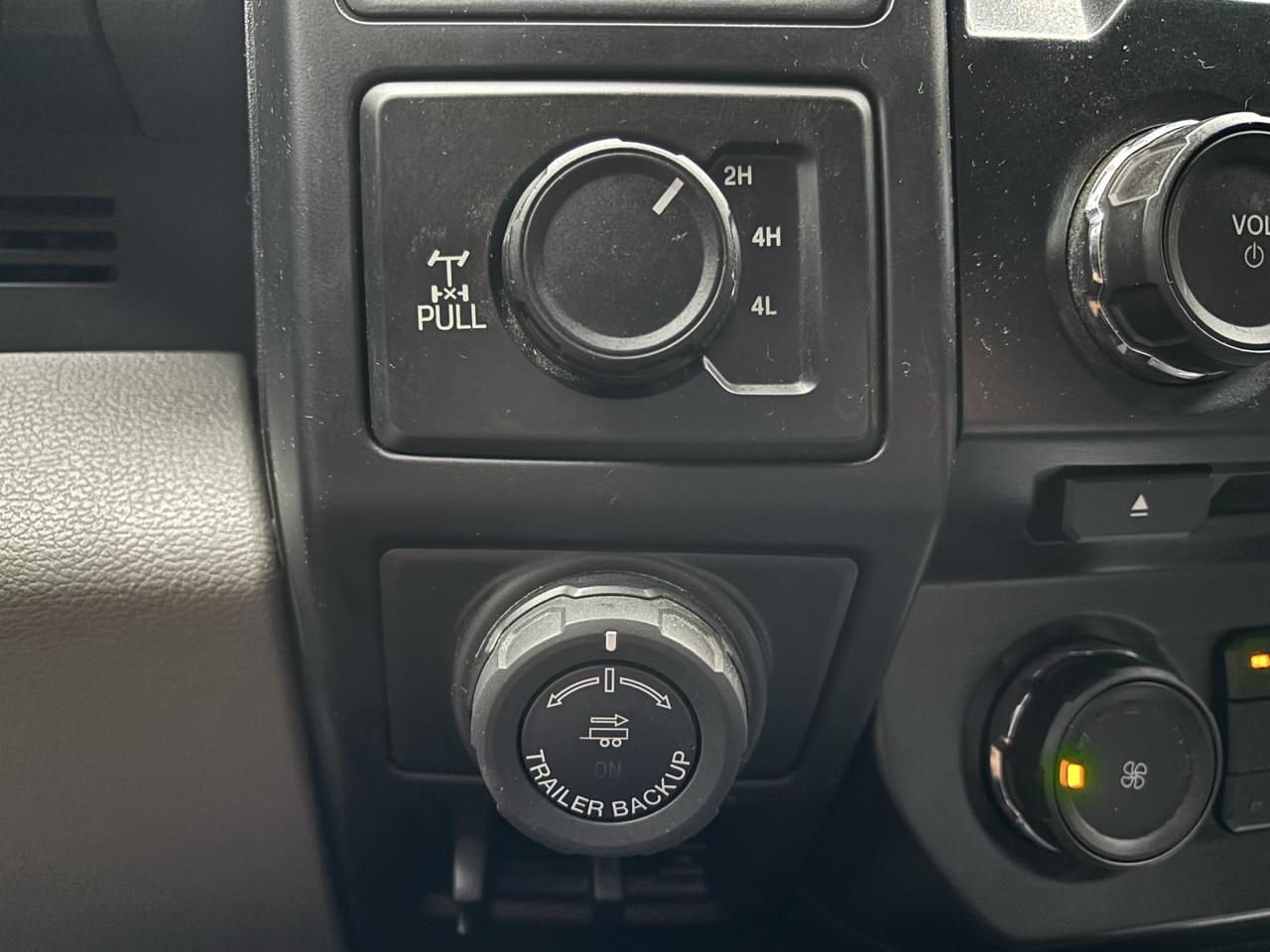 Ford F-150 4WD SuperCrew 145" STX 2017