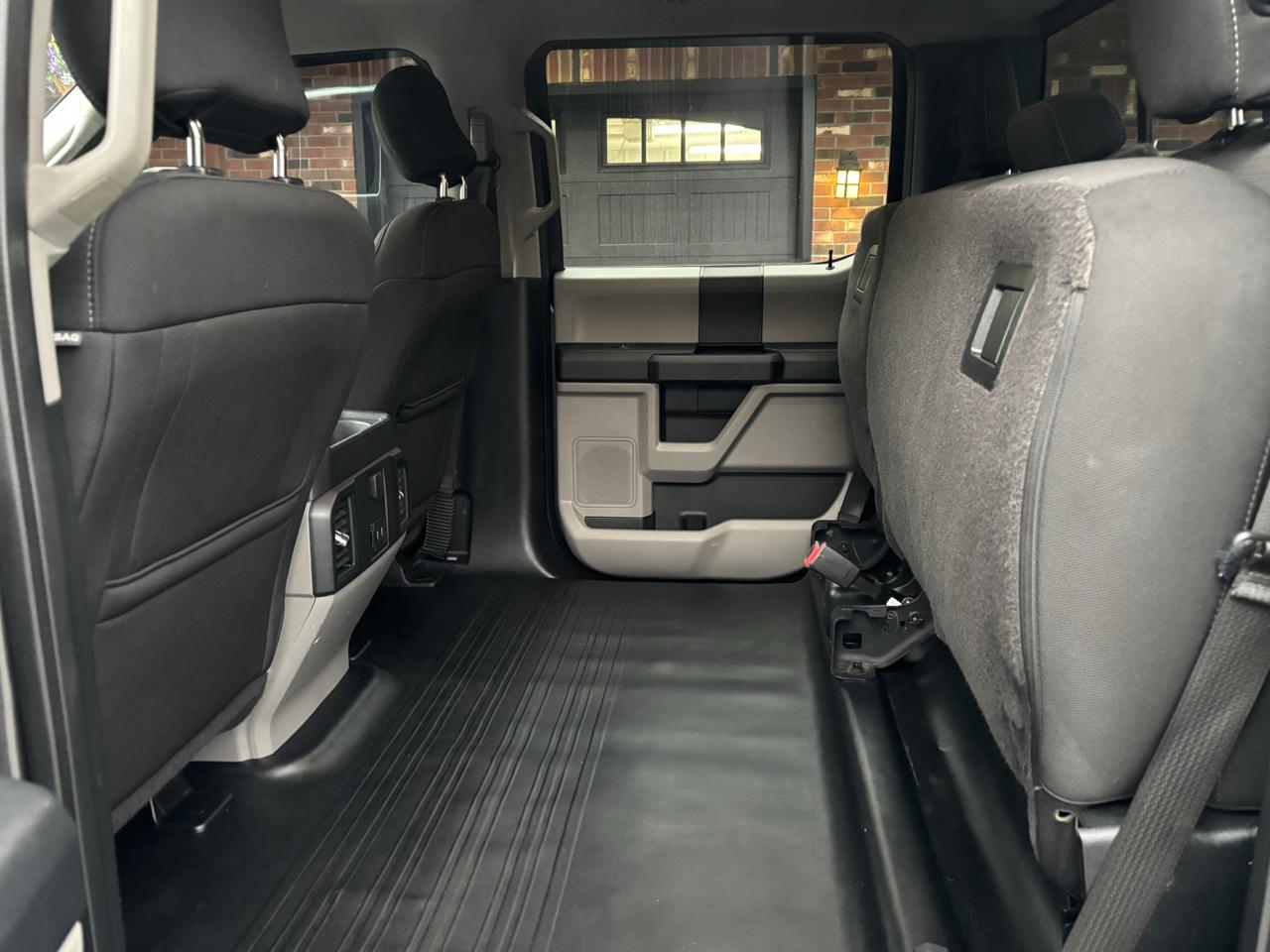 Ford F-150 4WD SuperCrew 145" STX 2017