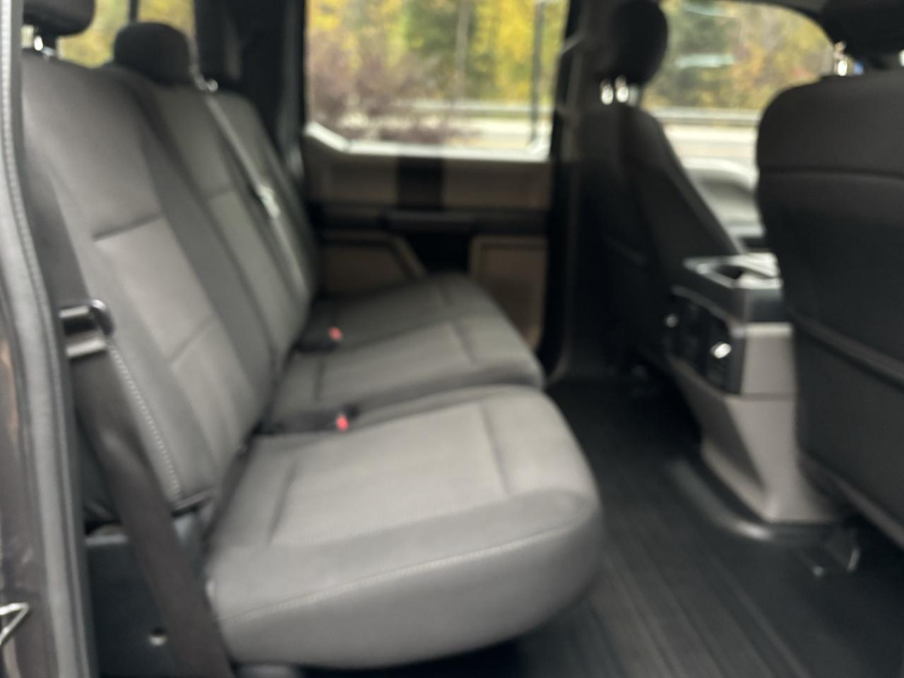 Ford F-150 4WD SuperCrew 145" STX 2017