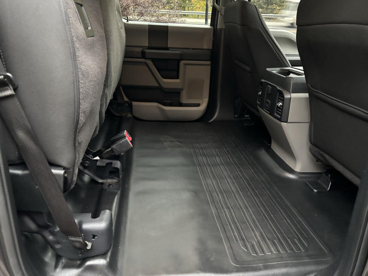 Ford F-150 4WD SuperCrew 145" STX 2017