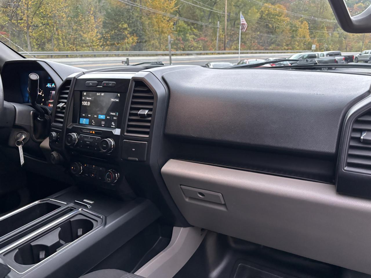 Ford F-150 4WD SuperCrew 145" STX 2017