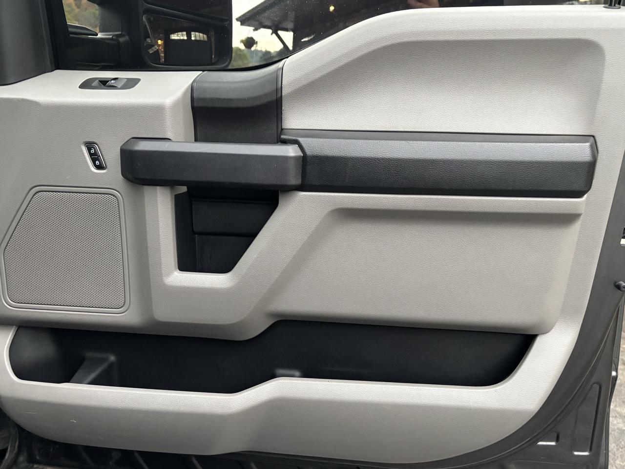 Ford F-150 4WD SuperCrew 145" STX 2017