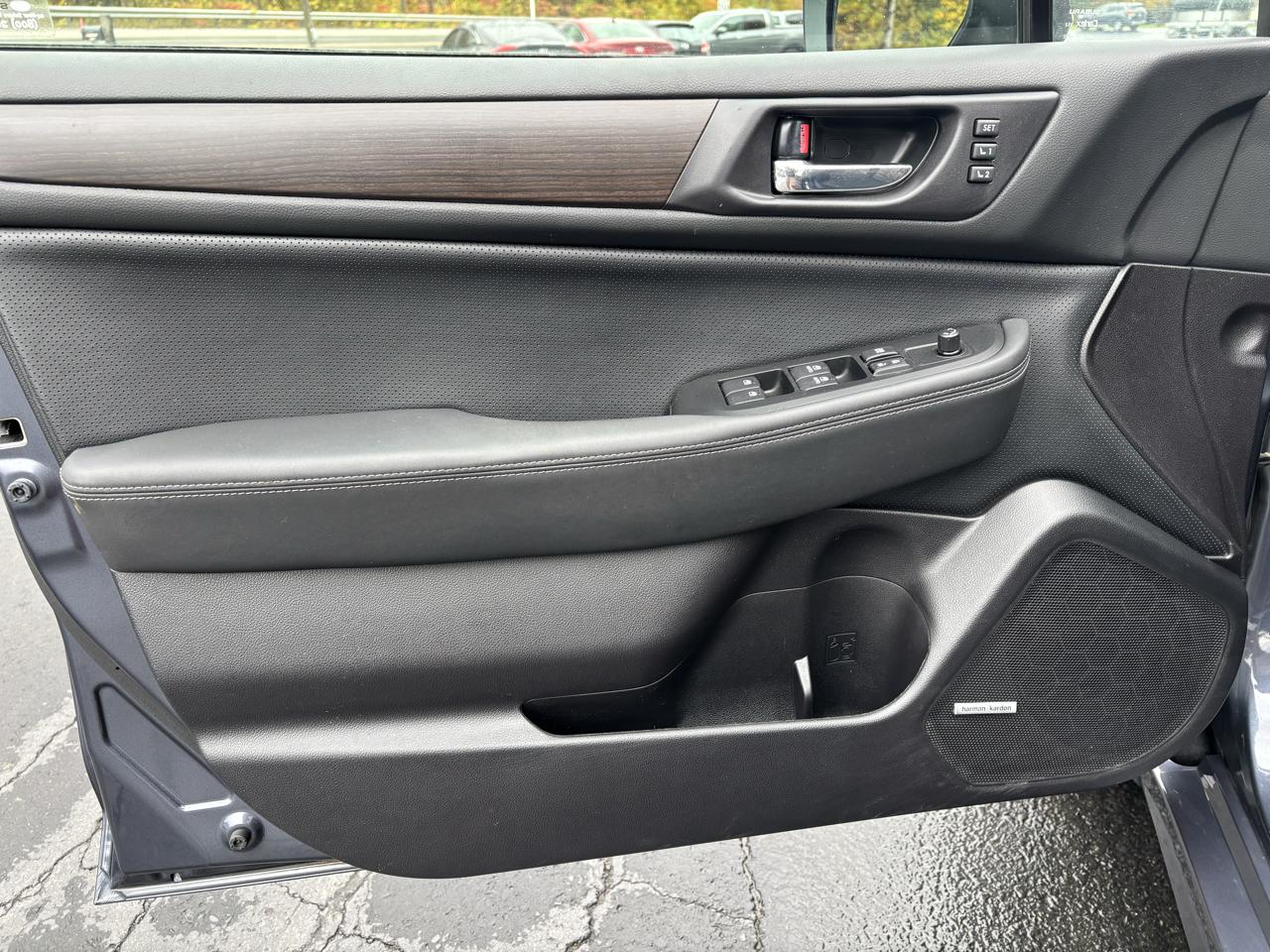 Subaru Legacy photo 21