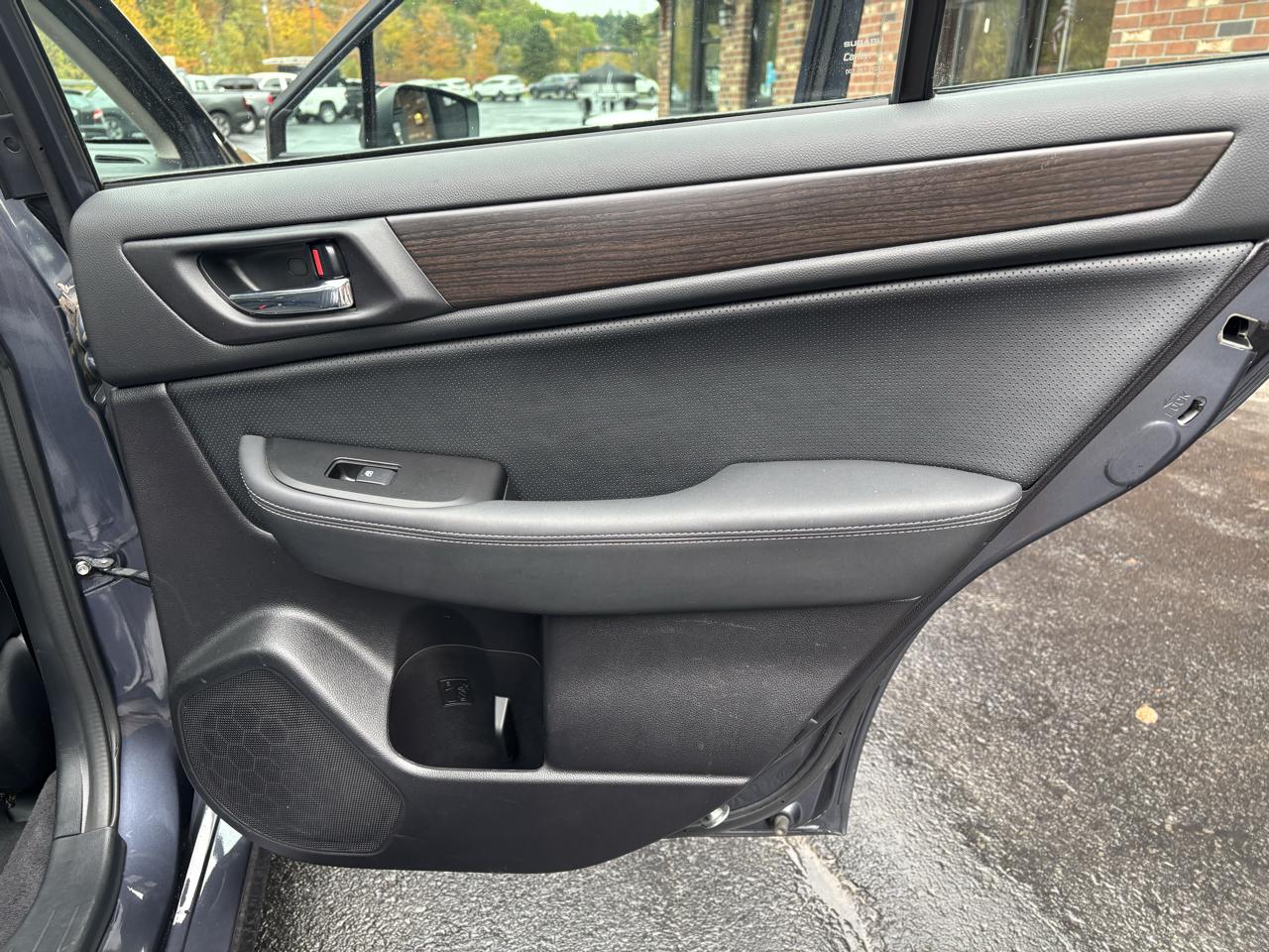 Subaru Legacy photo 30