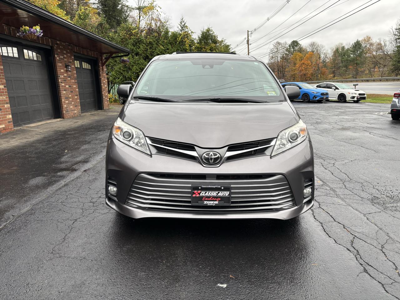 Toyota Sienna XLE 7-Passenger AWD 2019
