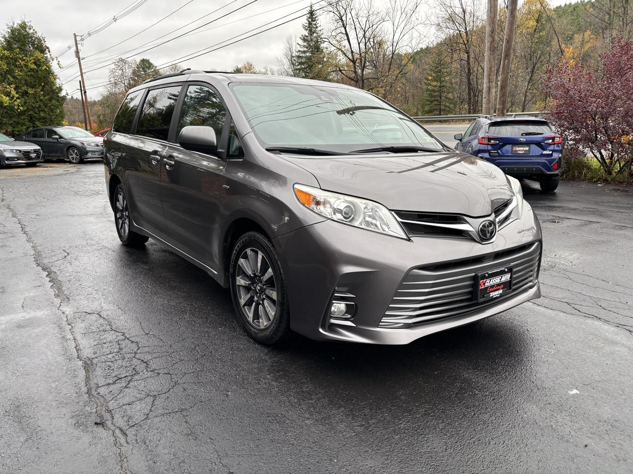 Toyota Sienna XLE 7-Passenger AWD 2019