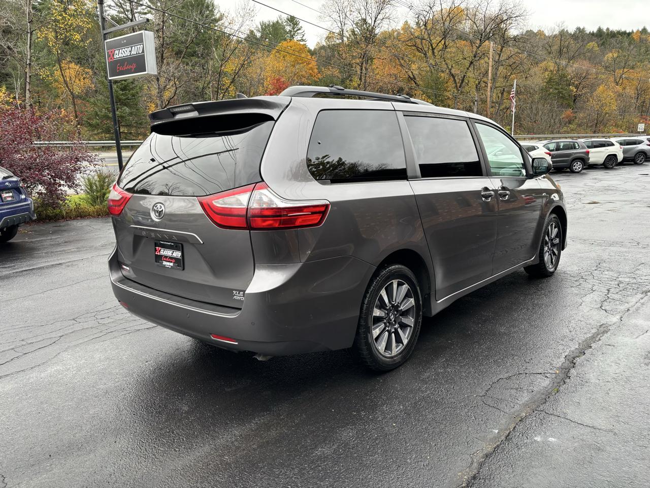 Toyota Sienna XLE 7-Passenger AWD 2019