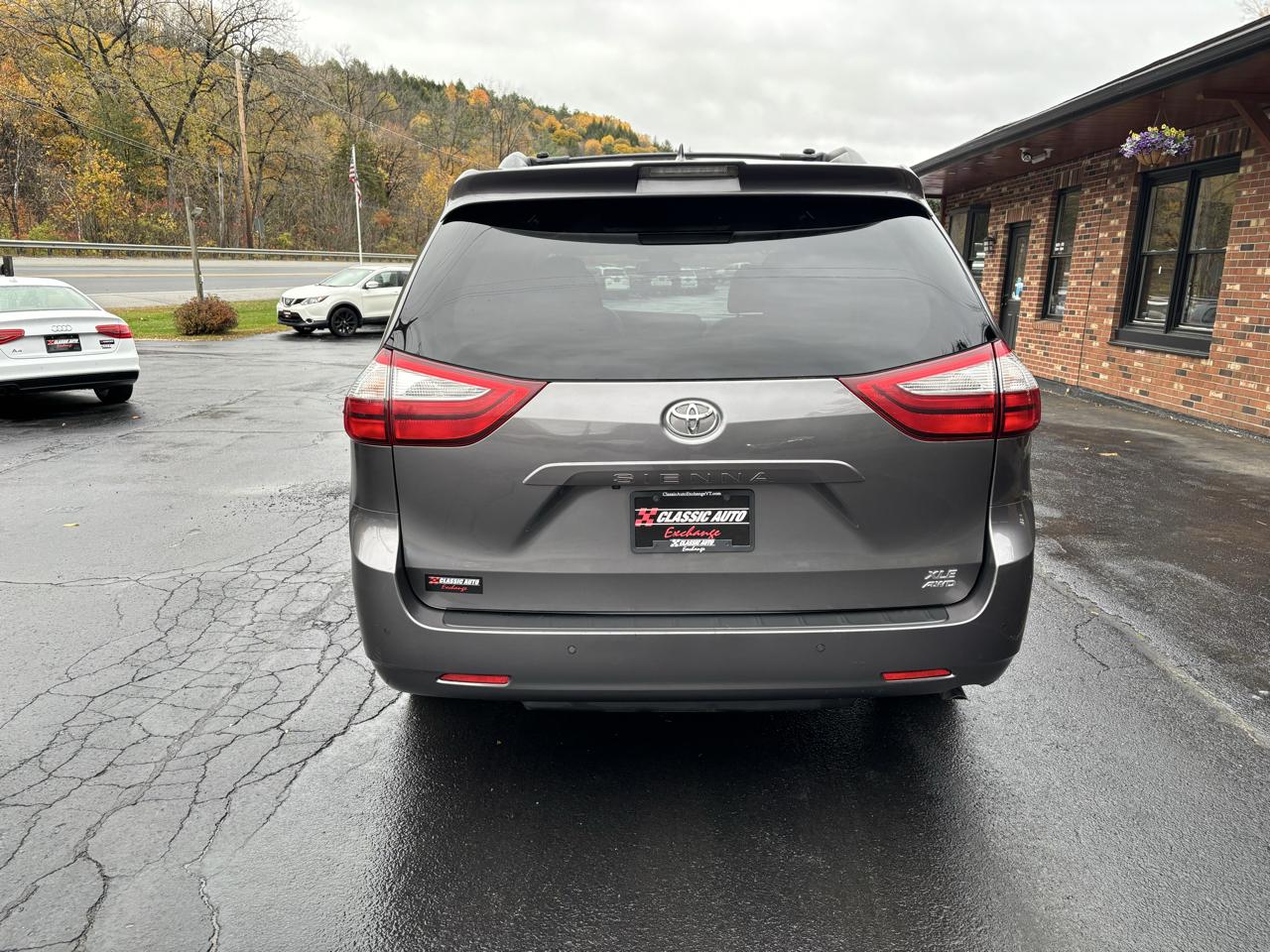 Toyota Sienna XLE 7-Passenger AWD 2019