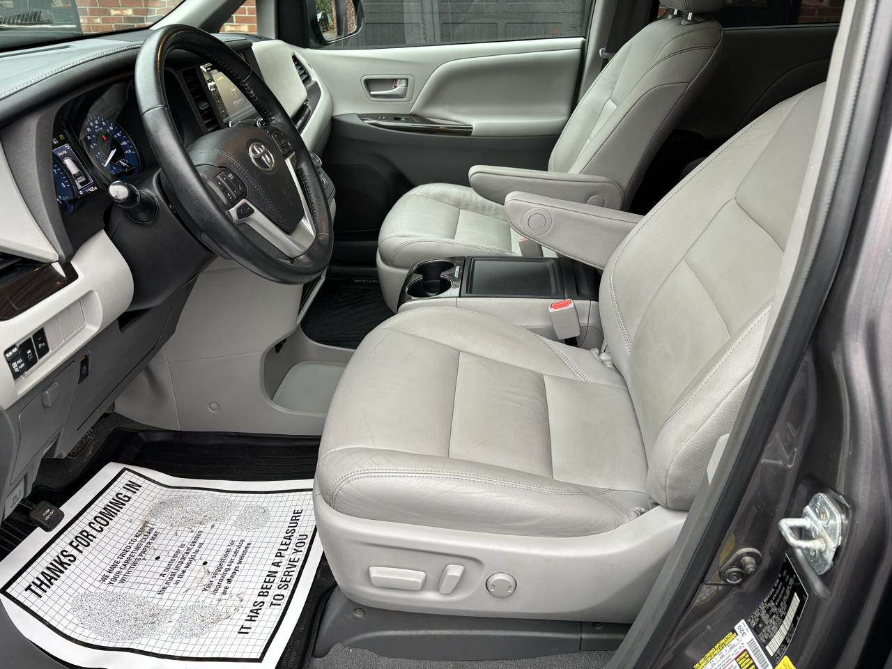 Toyota Sienna XLE 7-Passenger AWD 2019