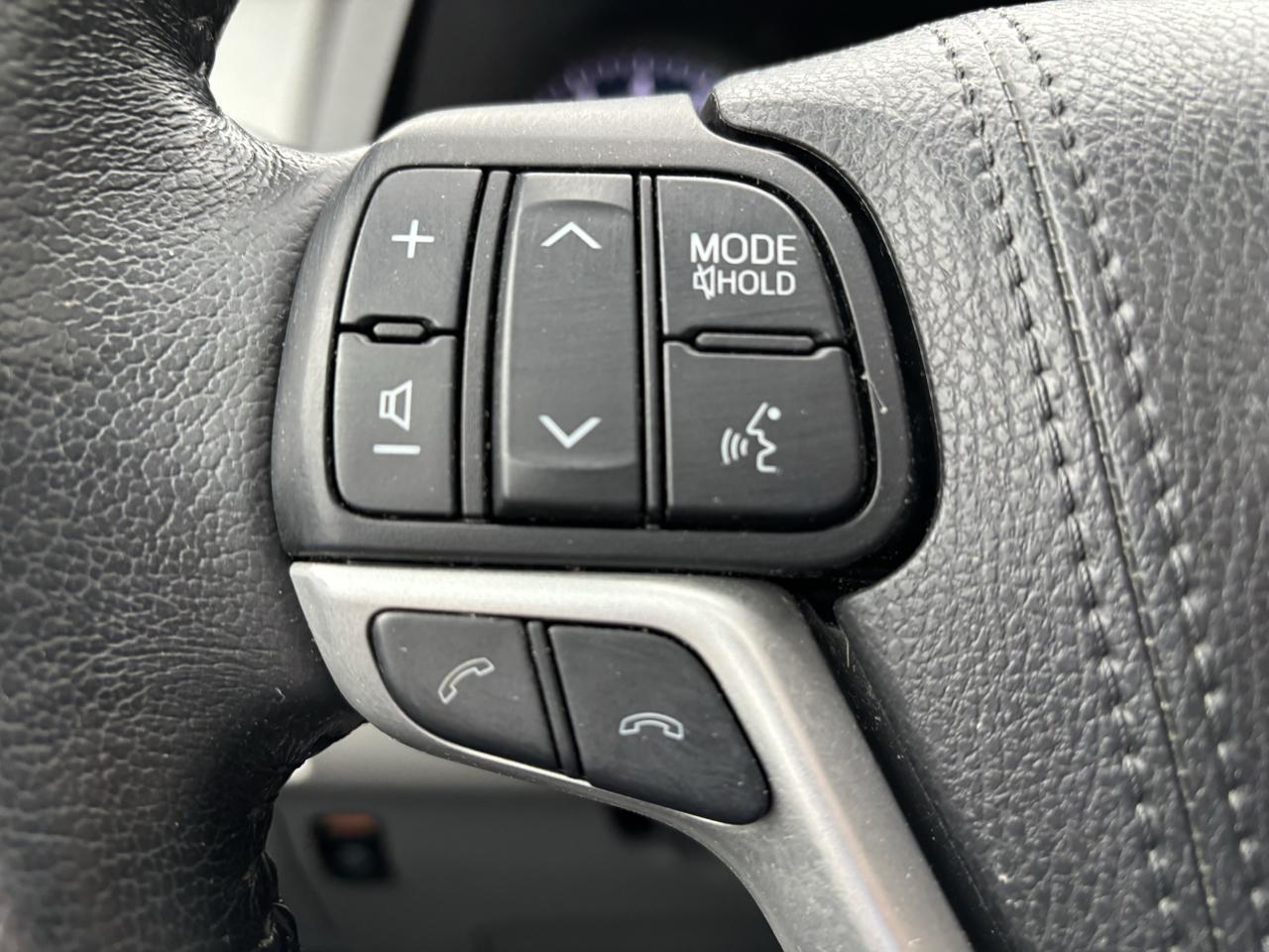 Toyota Sienna XLE 7-Passenger AWD 2019