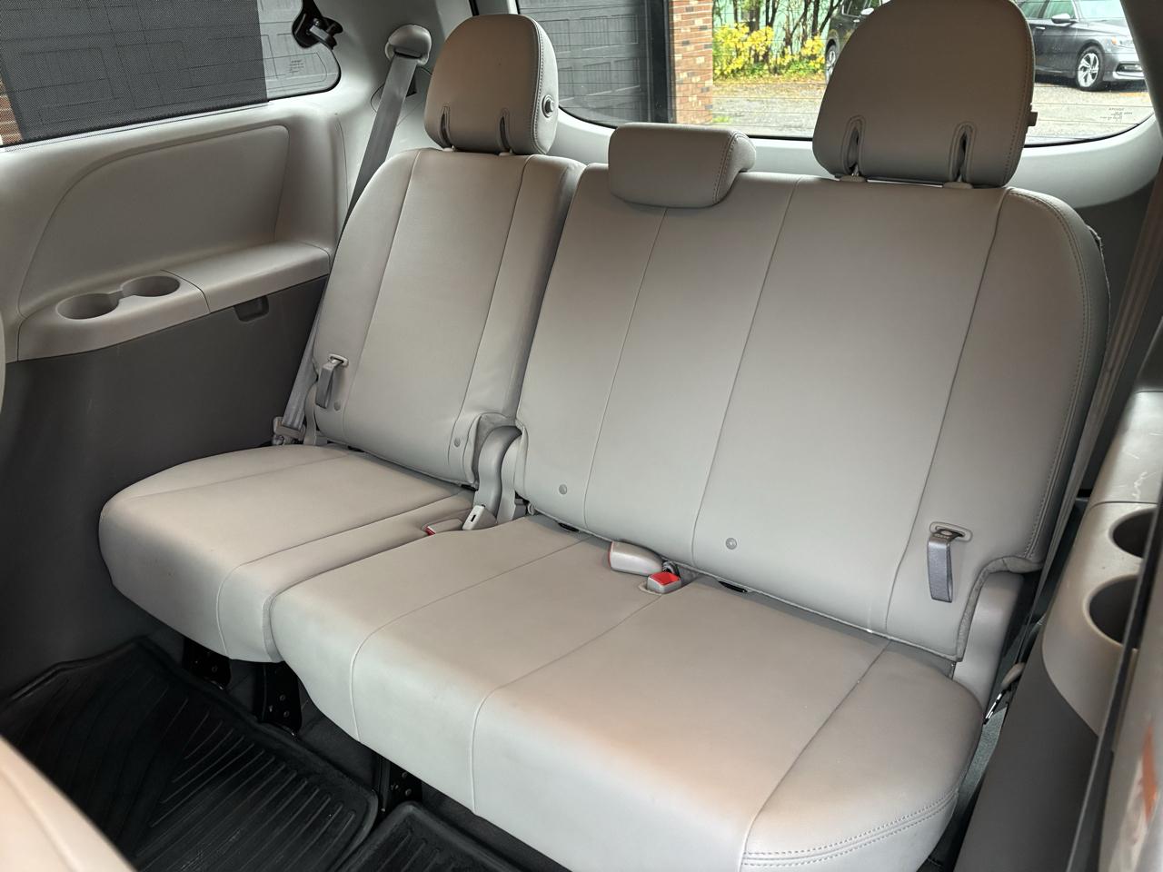 Toyota Sienna XLE 7-Passenger AWD 2019