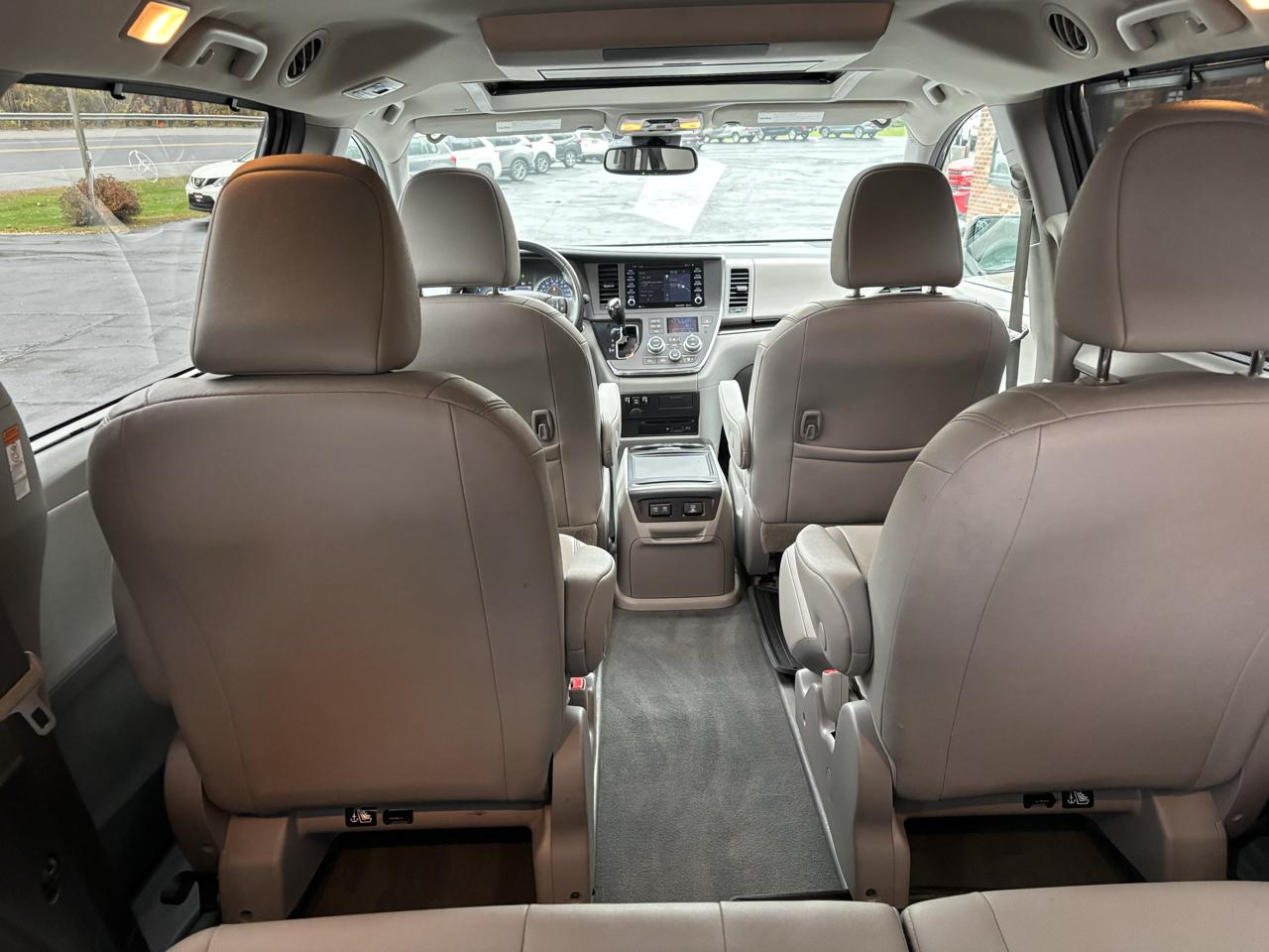 Toyota Sienna XLE 7-Passenger AWD 2019