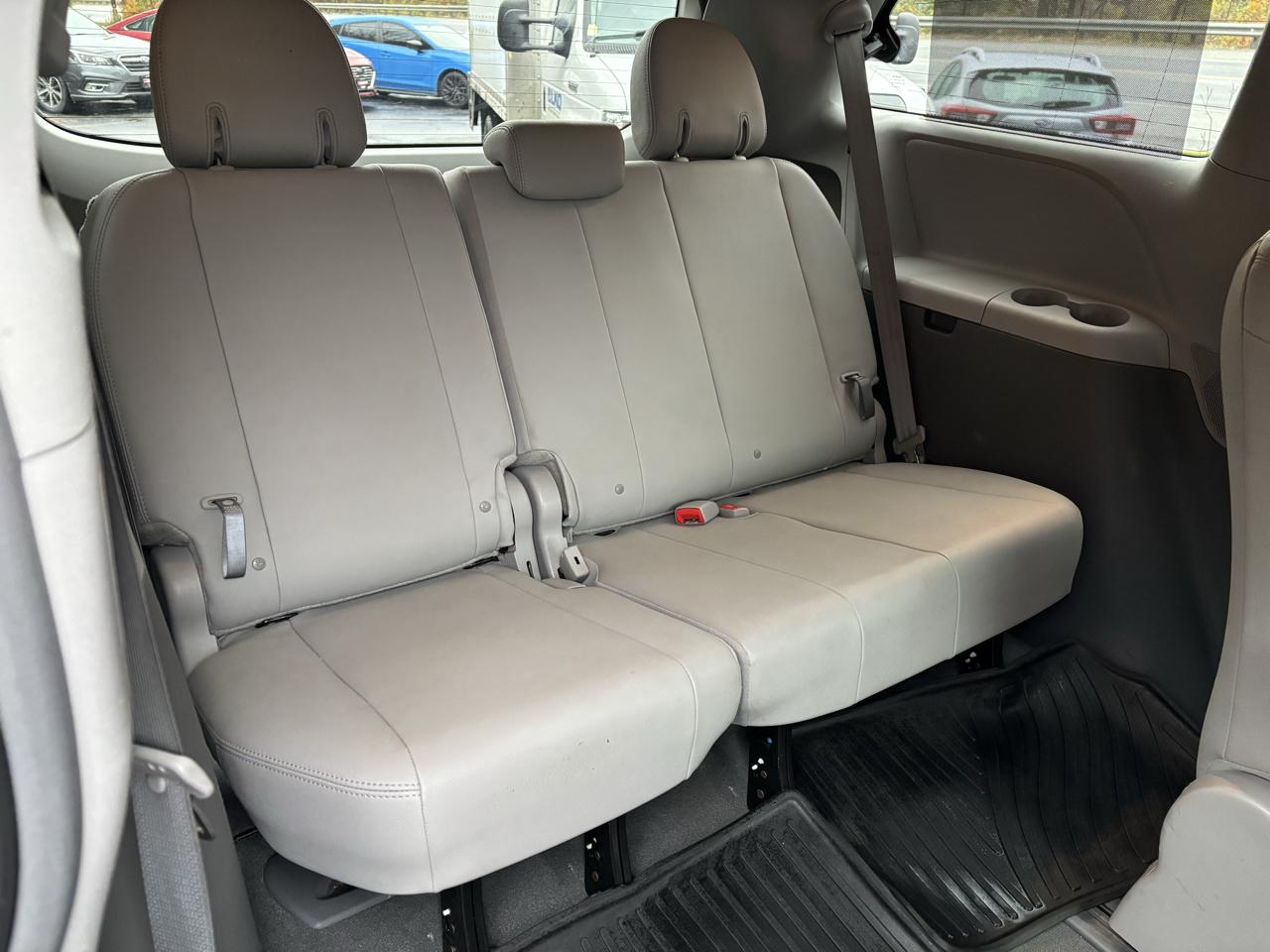 Toyota Sienna XLE 7-Passenger AWD 2019