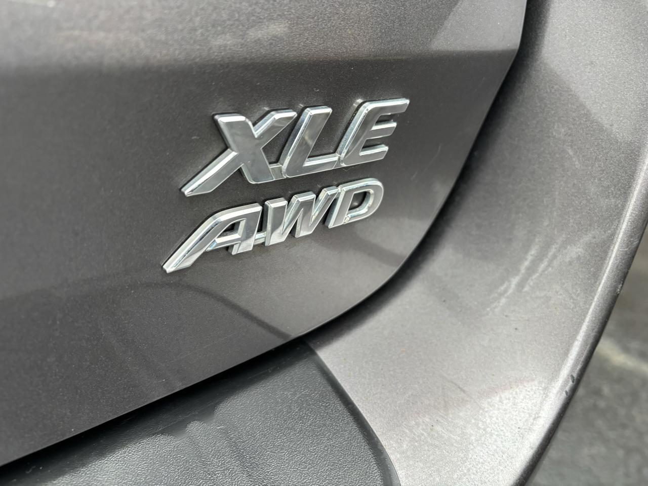 Toyota Sienna XLE 7-Passenger AWD 2019