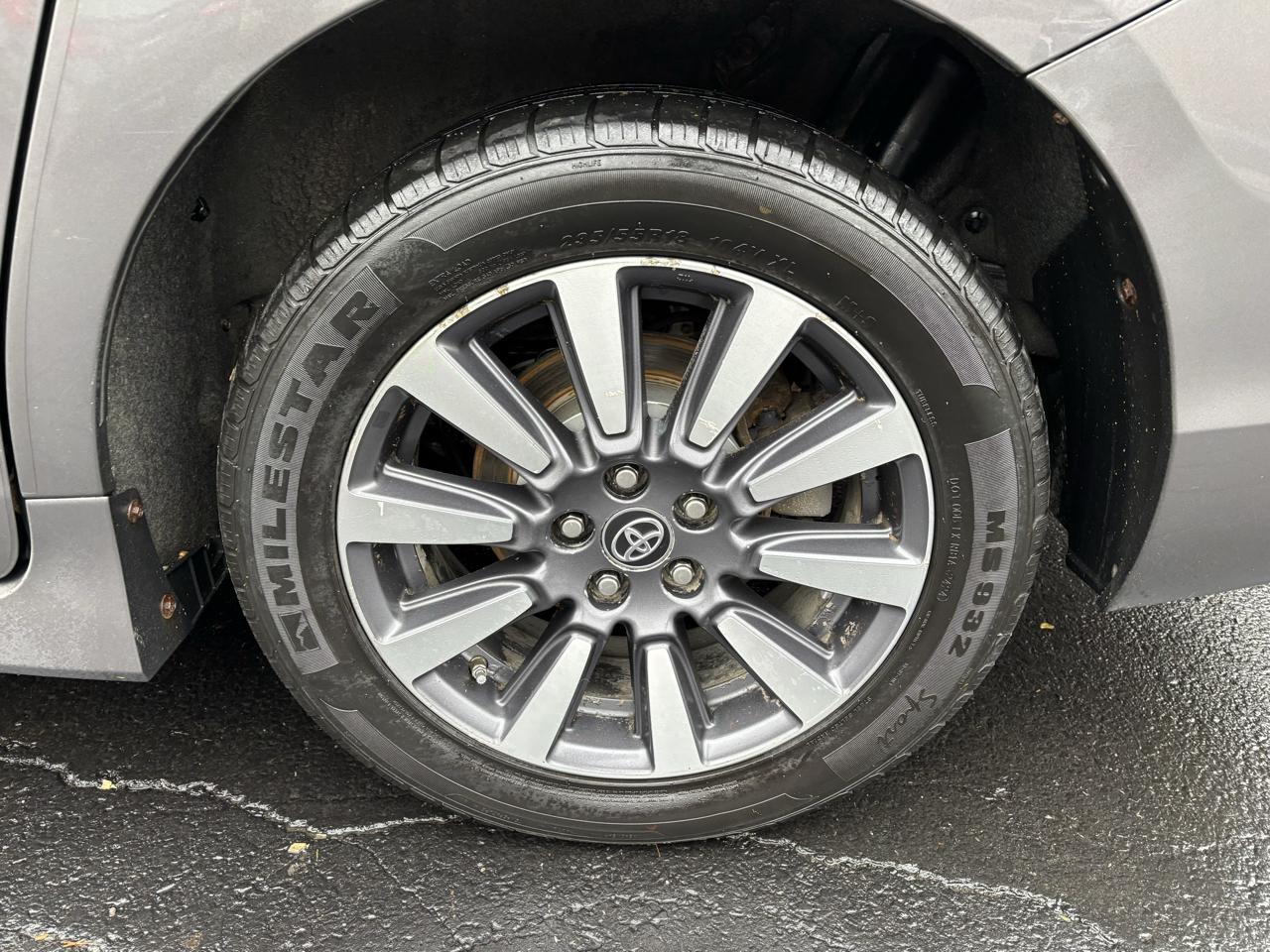 Toyota Sienna XLE 7-Passenger AWD 2019