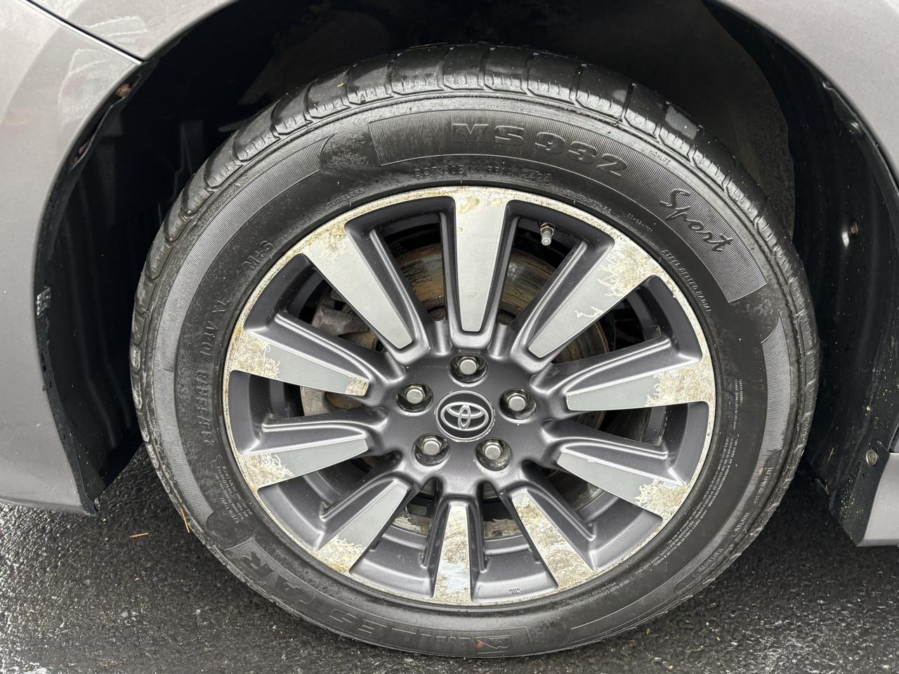 Toyota Sienna XLE 7-Passenger AWD 2019