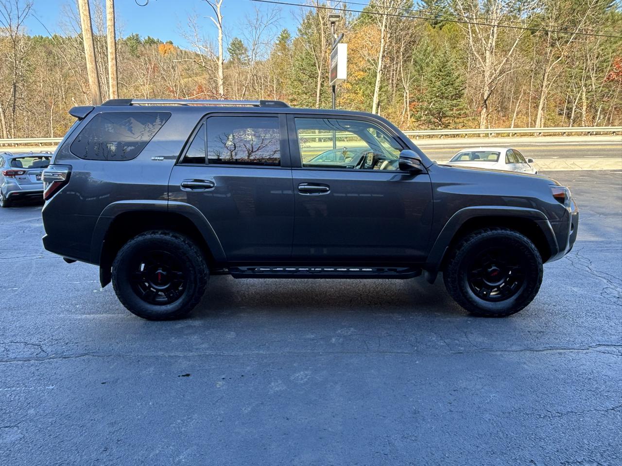 Toyota 4Runner SR5 Premium 4WD 2021