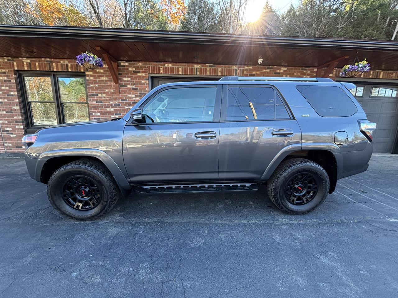 Toyota 4Runner SR5 Premium 4WD 2021