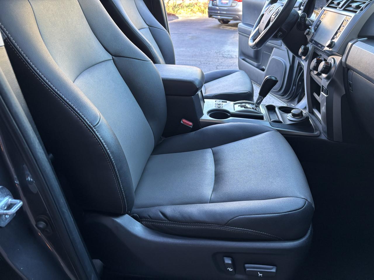 Toyota 4Runner SR5 Premium 4WD 2021