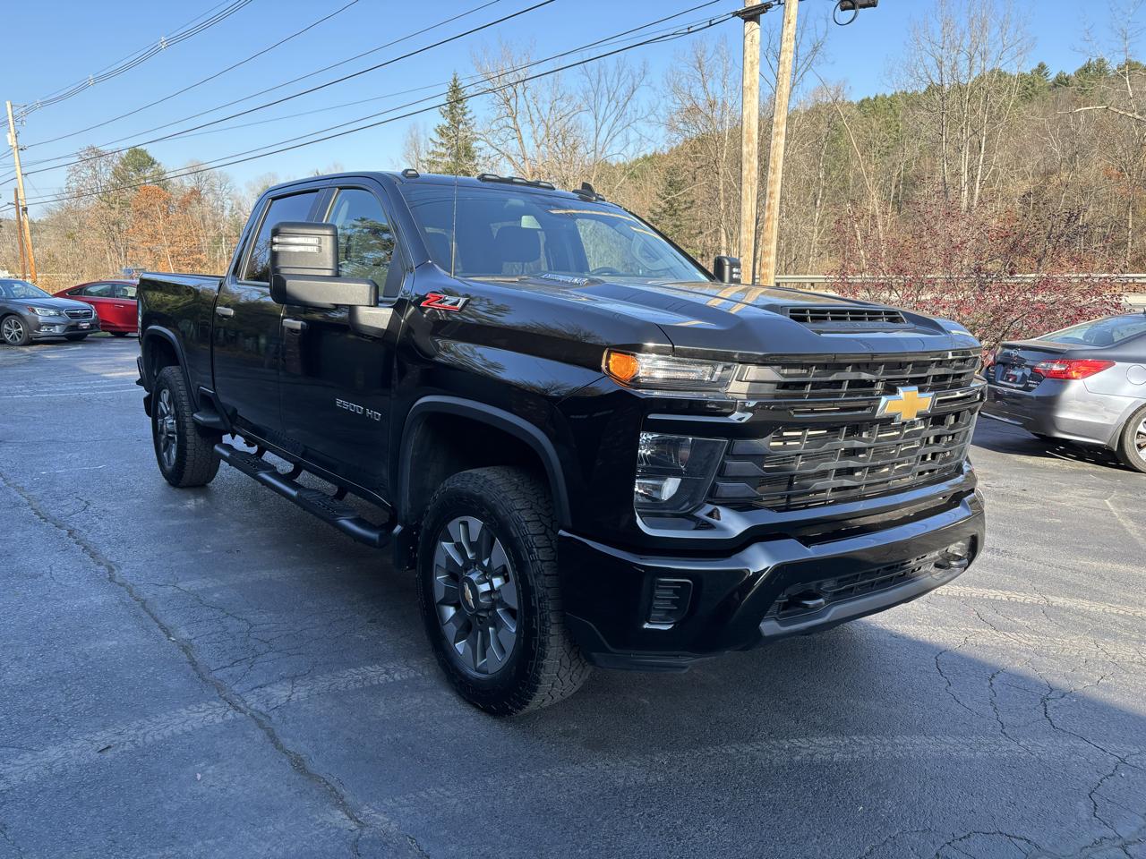 Chevrolet Silverado 2500HD Custom Crew Cab Short Box 4WD 2024