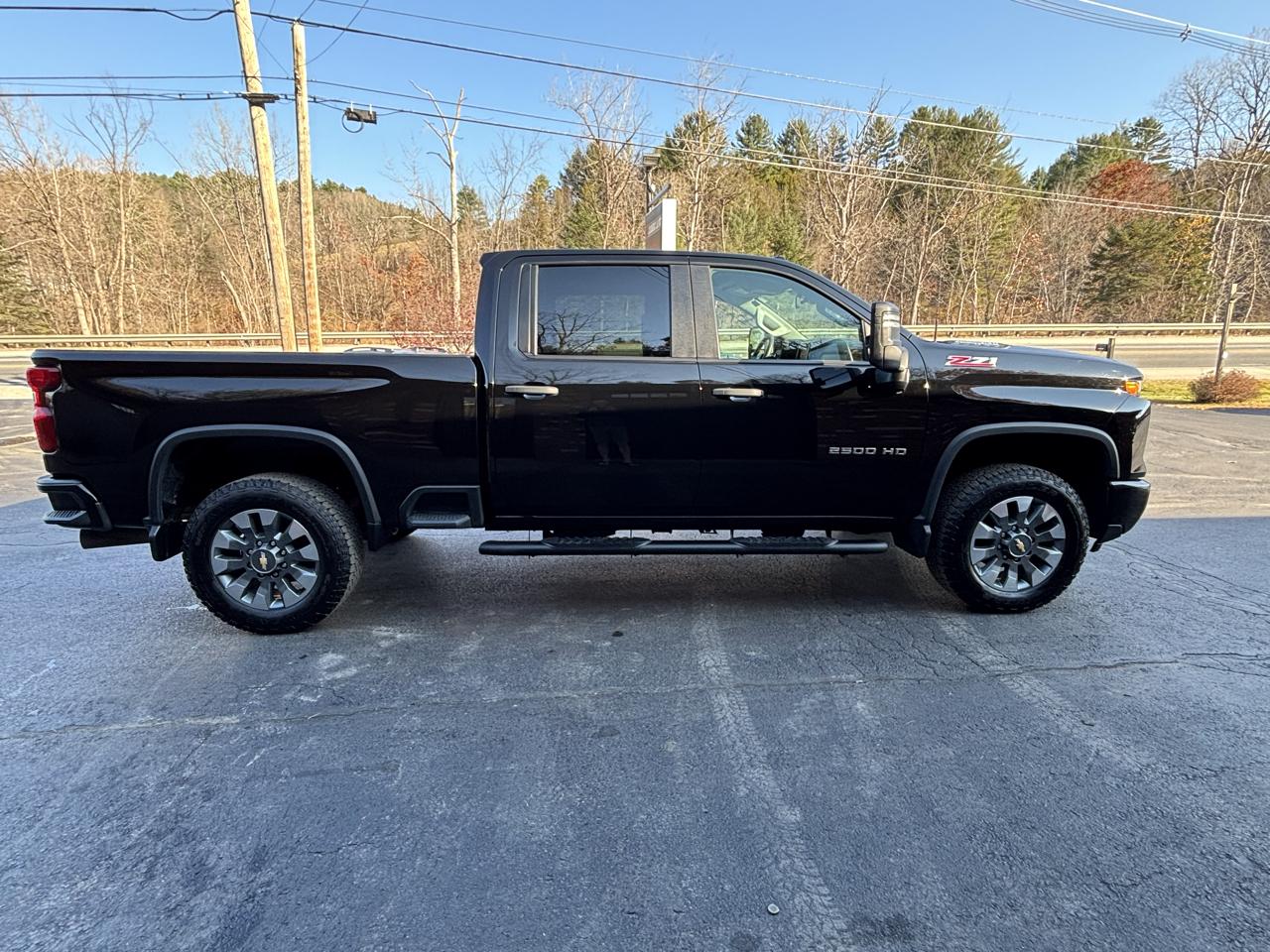 Chevrolet Silverado 2500HD Custom Crew Cab Short Box 4WD 2024
