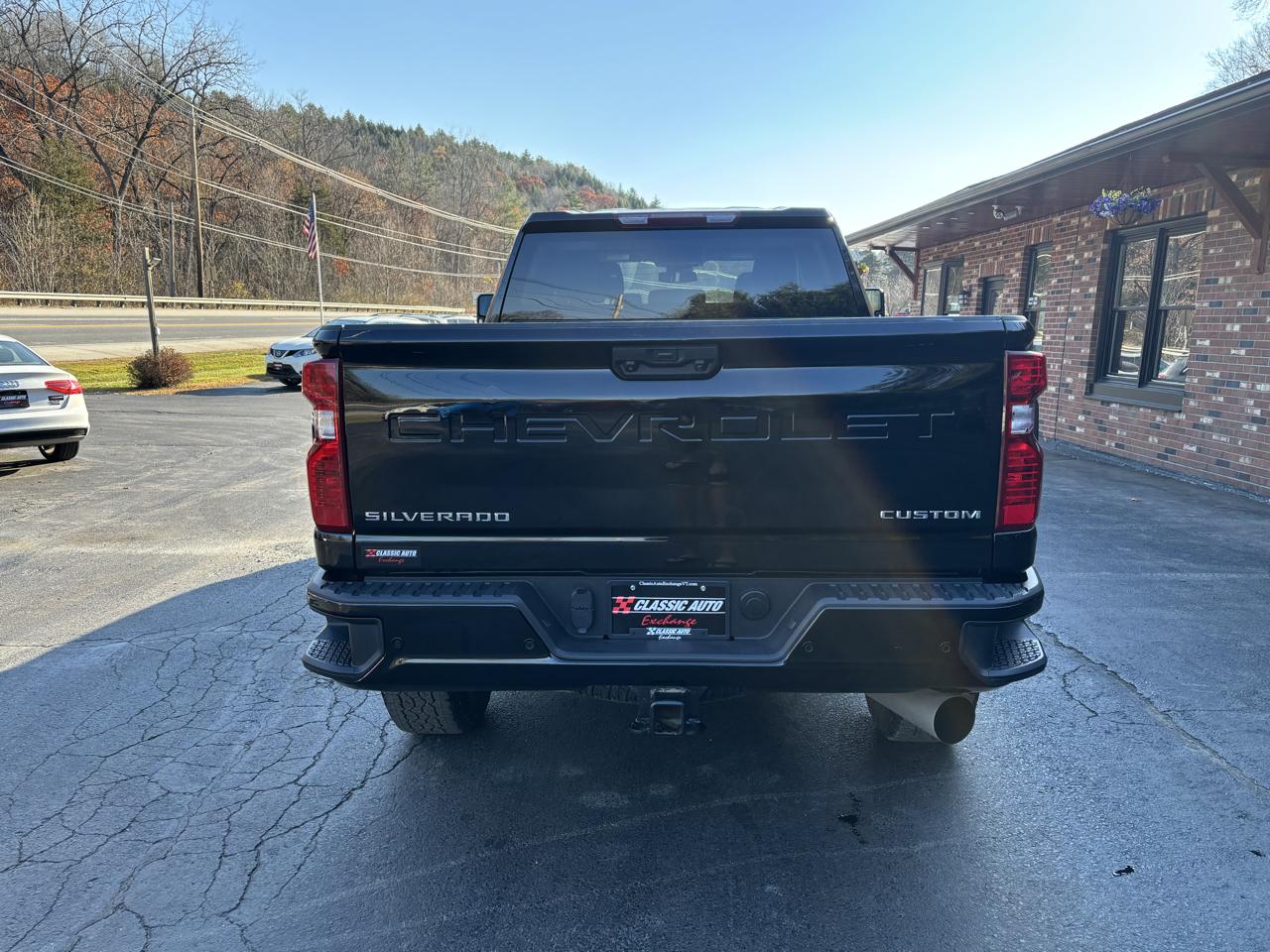 Chevrolet Silverado 2500HD Custom Crew Cab Short Box 4WD 2024