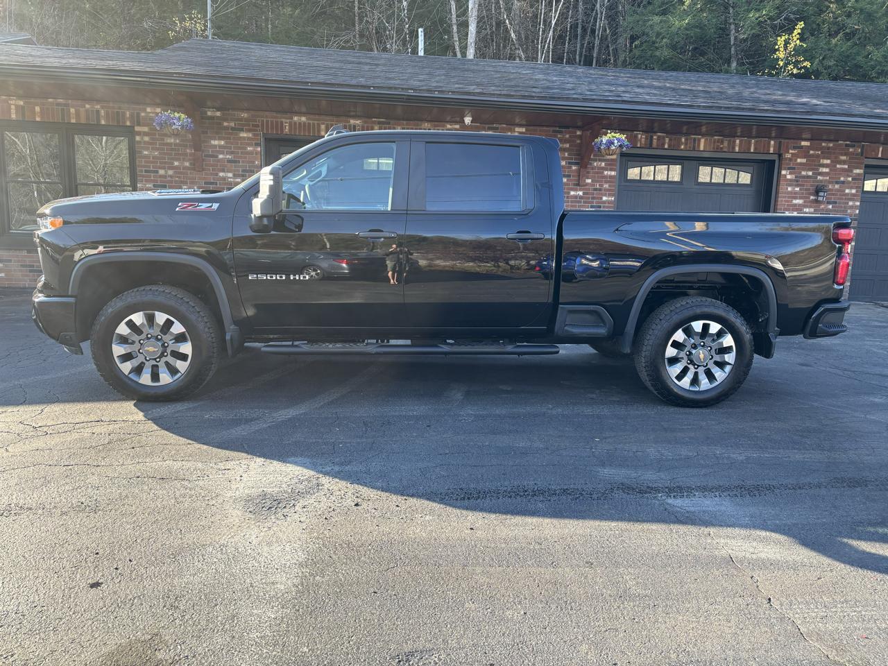 Chevrolet Silverado 2500HD Custom Crew Cab Short Box 4WD 2024