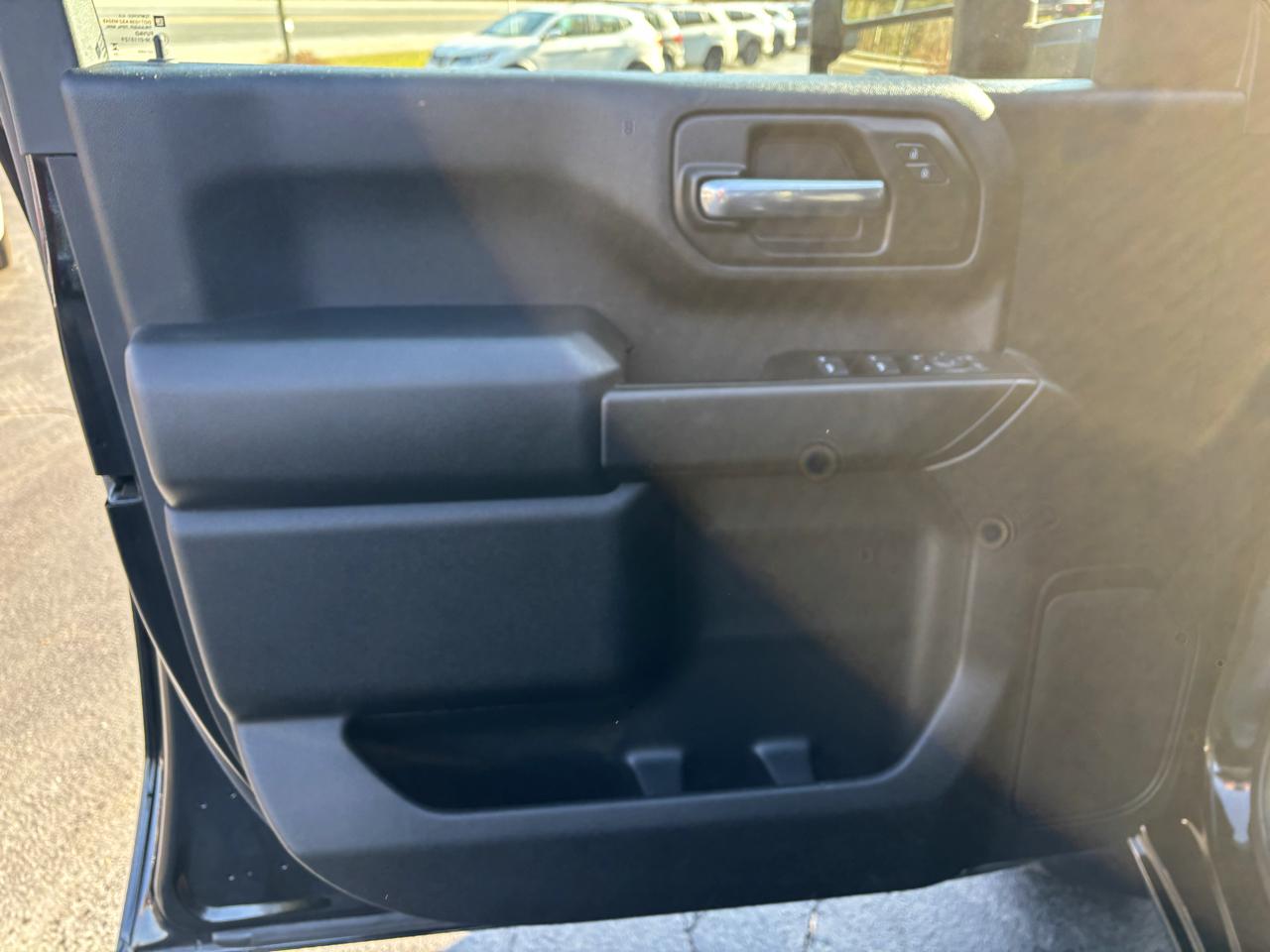 Chevrolet Silverado 2500HD Custom Crew Cab Short Box 4WD 2024