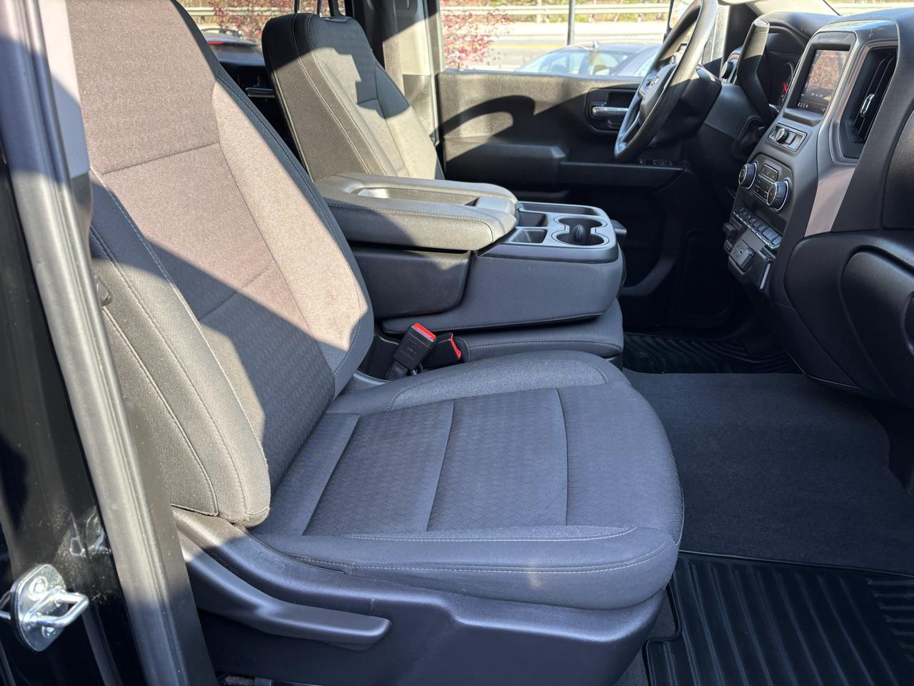 Chevrolet Silverado 2500HD Custom Crew Cab Short Box 4WD 2024