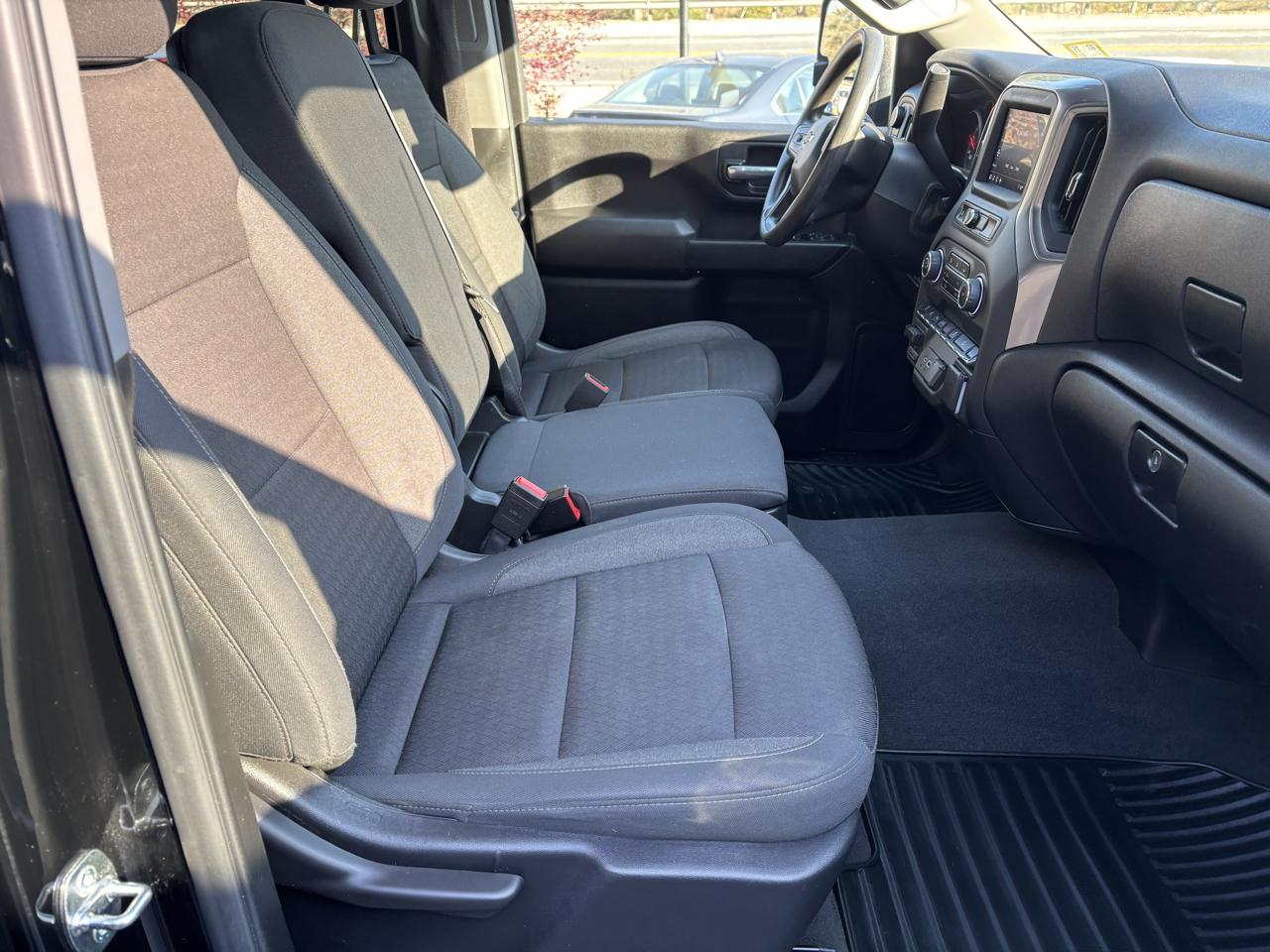 Chevrolet Silverado 2500HD Custom Crew Cab Short Box 4WD 2024