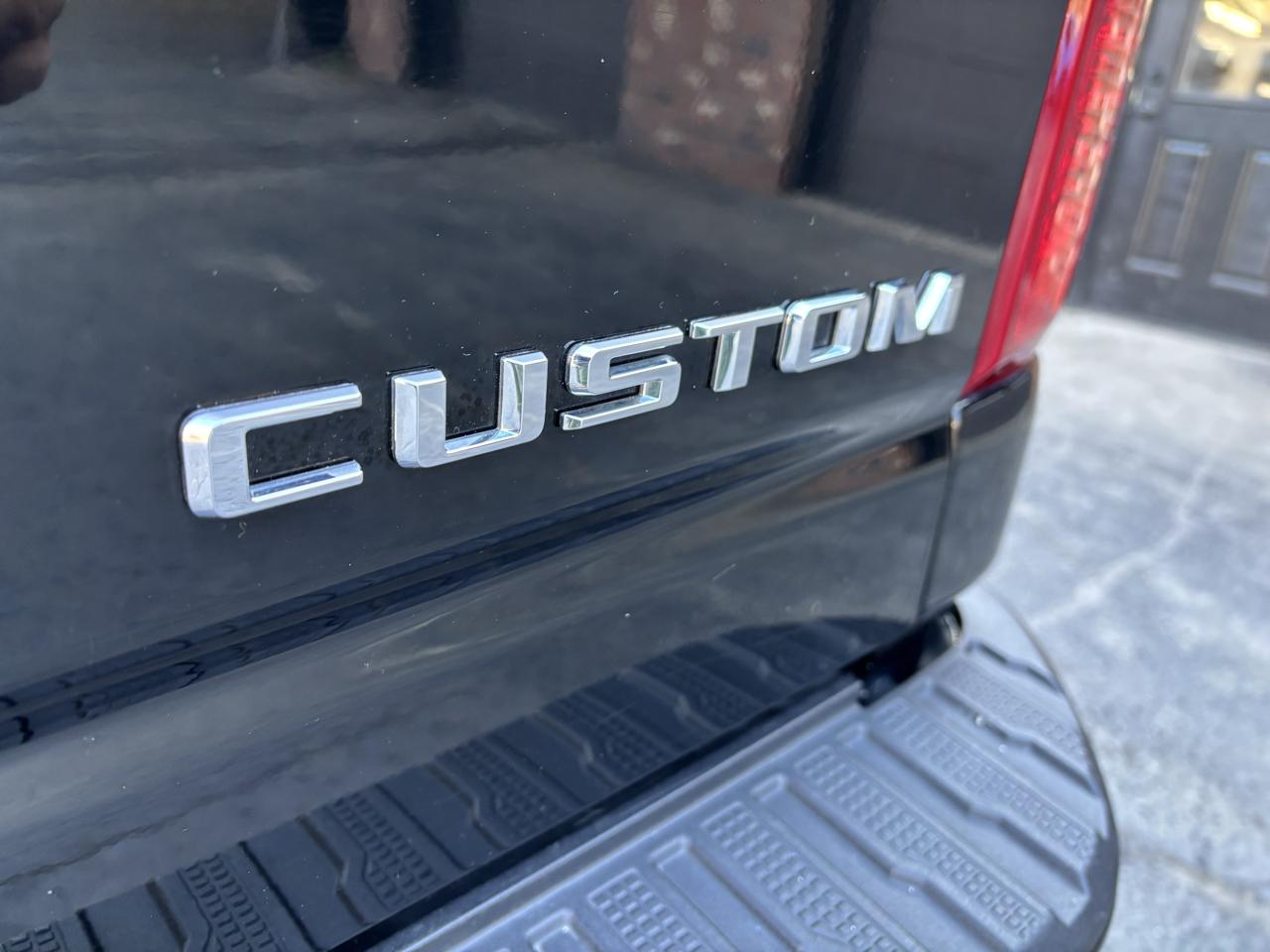 Chevrolet Silverado 2500HD Custom Crew Cab Short Box 4WD 2024