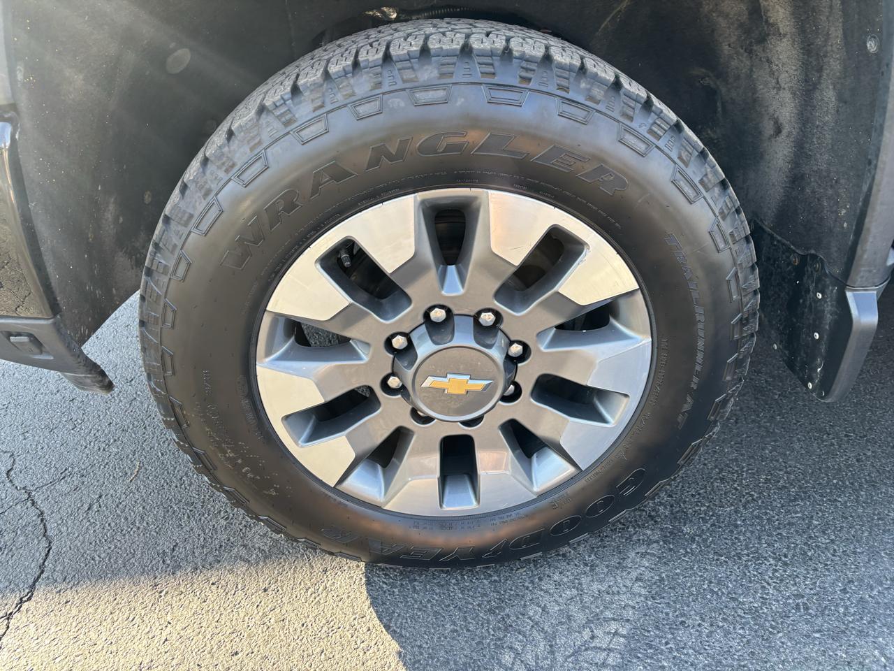 Chevrolet Silverado 2500HD Custom Crew Cab Short Box 4WD 2024