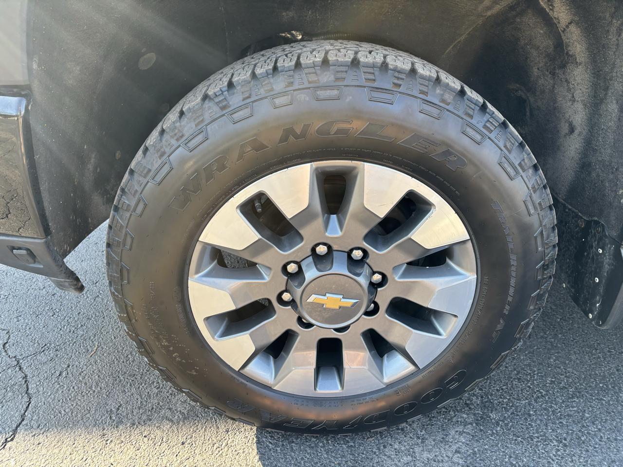 Chevrolet Silverado 2500HD Custom Crew Cab Short Box 4WD 2024