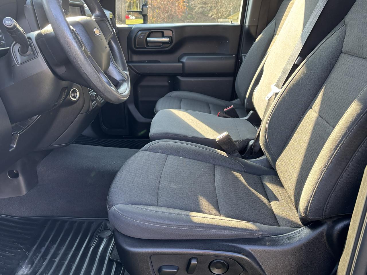 Chevrolet Silverado 2500HD Custom Crew Cab Short Box 4WD 2024