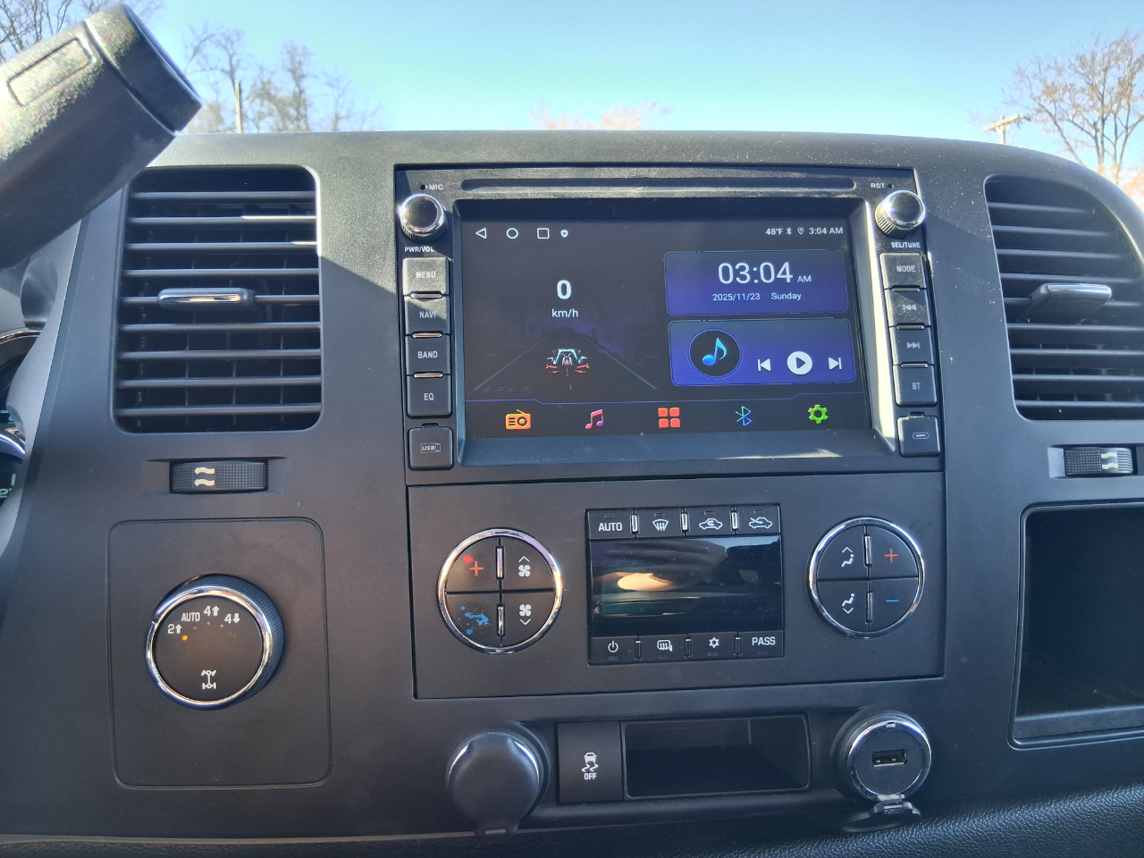 Chevrolet Silverado 1500 LT Crew Cab 4WD 2012