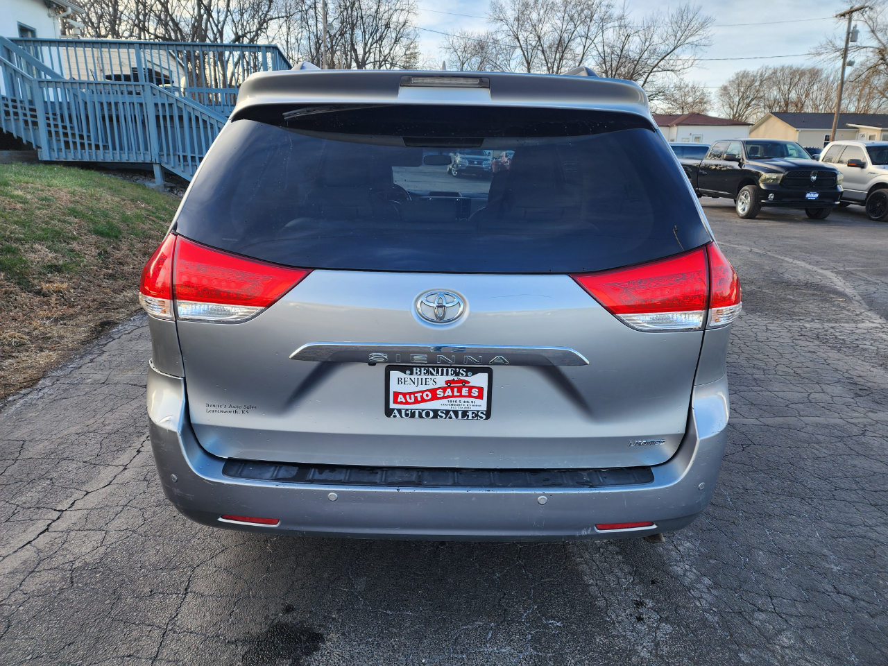 Toyota Sienna XLE FWD 8-Passenger V6 2014