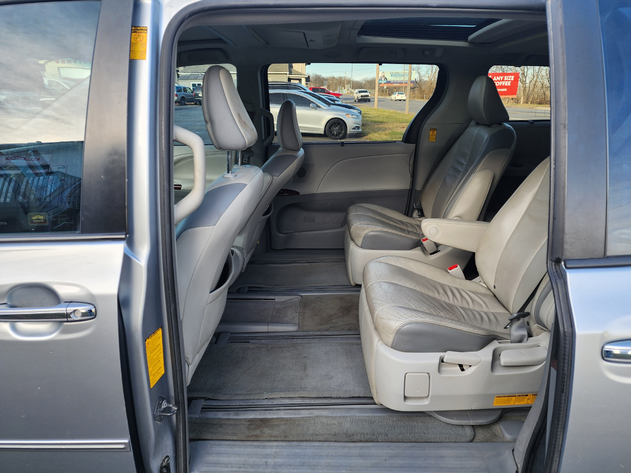 Toyota Sienna XLE FWD 8-Passenger V6 2014